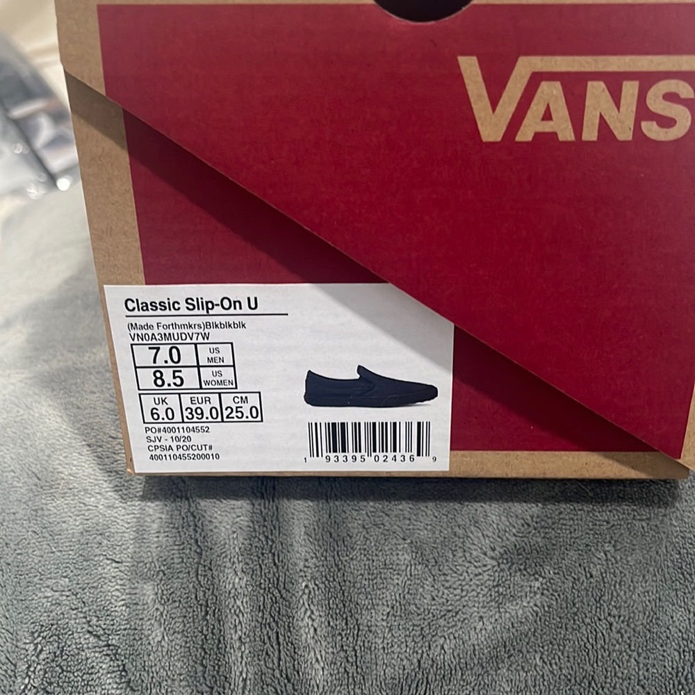 Non slip ultra Cush black vans brand new still in box
